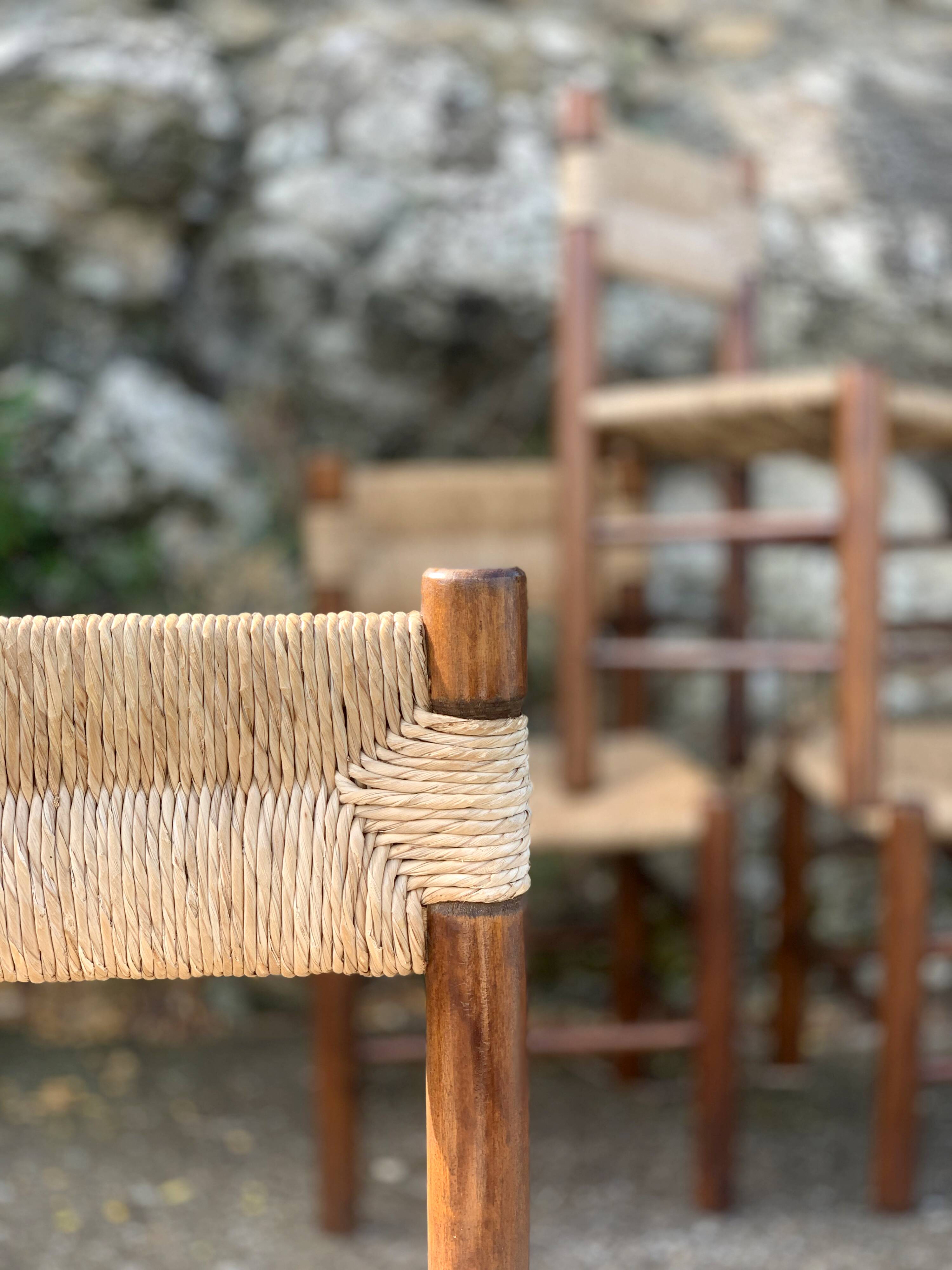 Série de 4 chaises modèle "Dordogne" éditées par Sentou