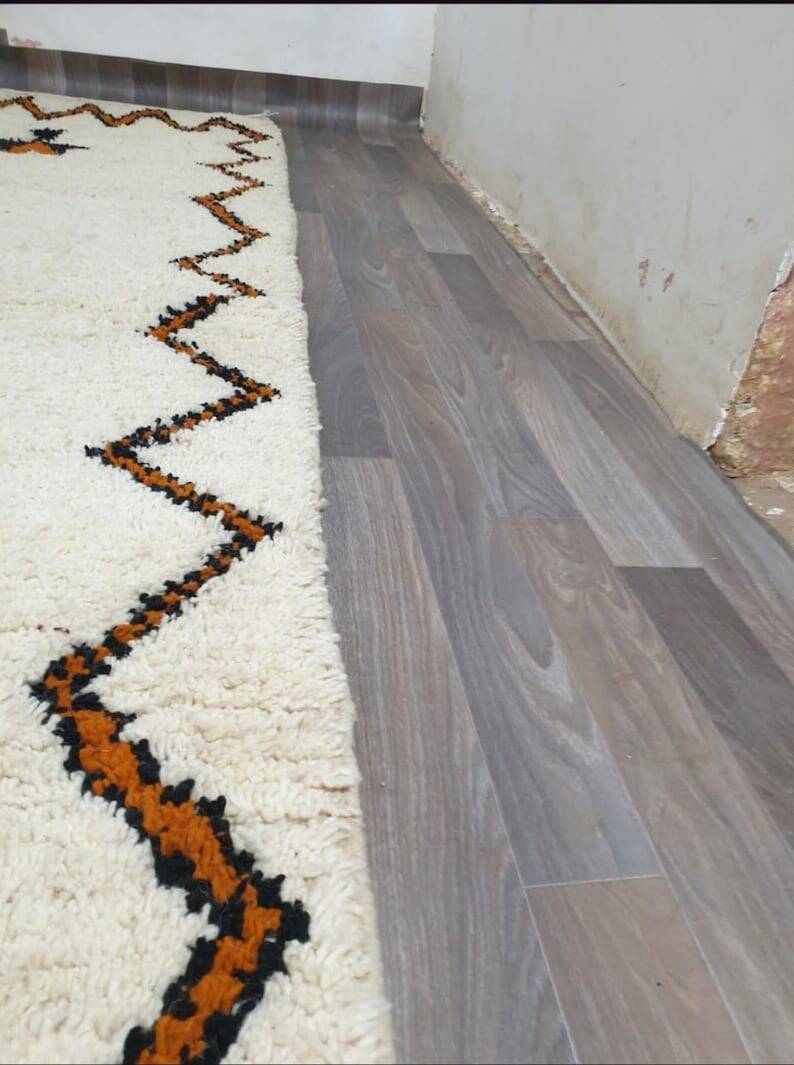 Moroccan Berber rug 250cm x 150cm