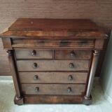 Antique English mahogany chest of drawers