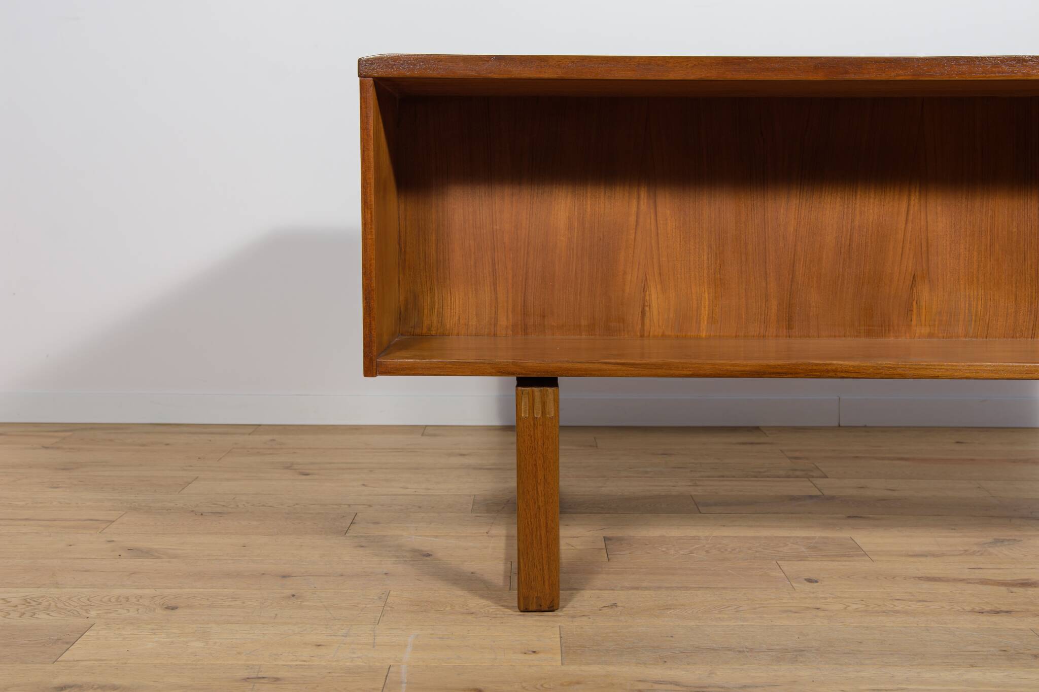 Mid-Century Teak Freestanding Desk by Torben Valeur & Henning Jensen for Dy