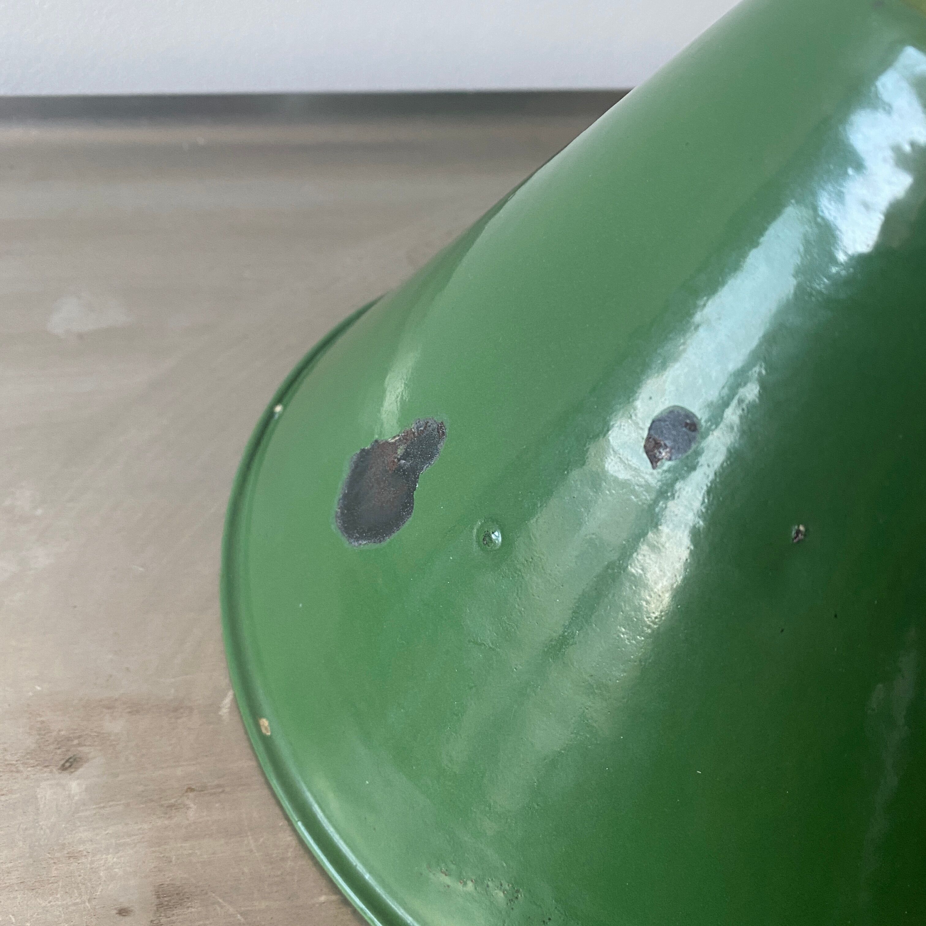 Lot 2 industrial suspensions green emaillees 20 cm