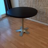 Round table
