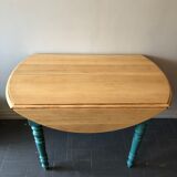 Roundtable with flaps and extensions