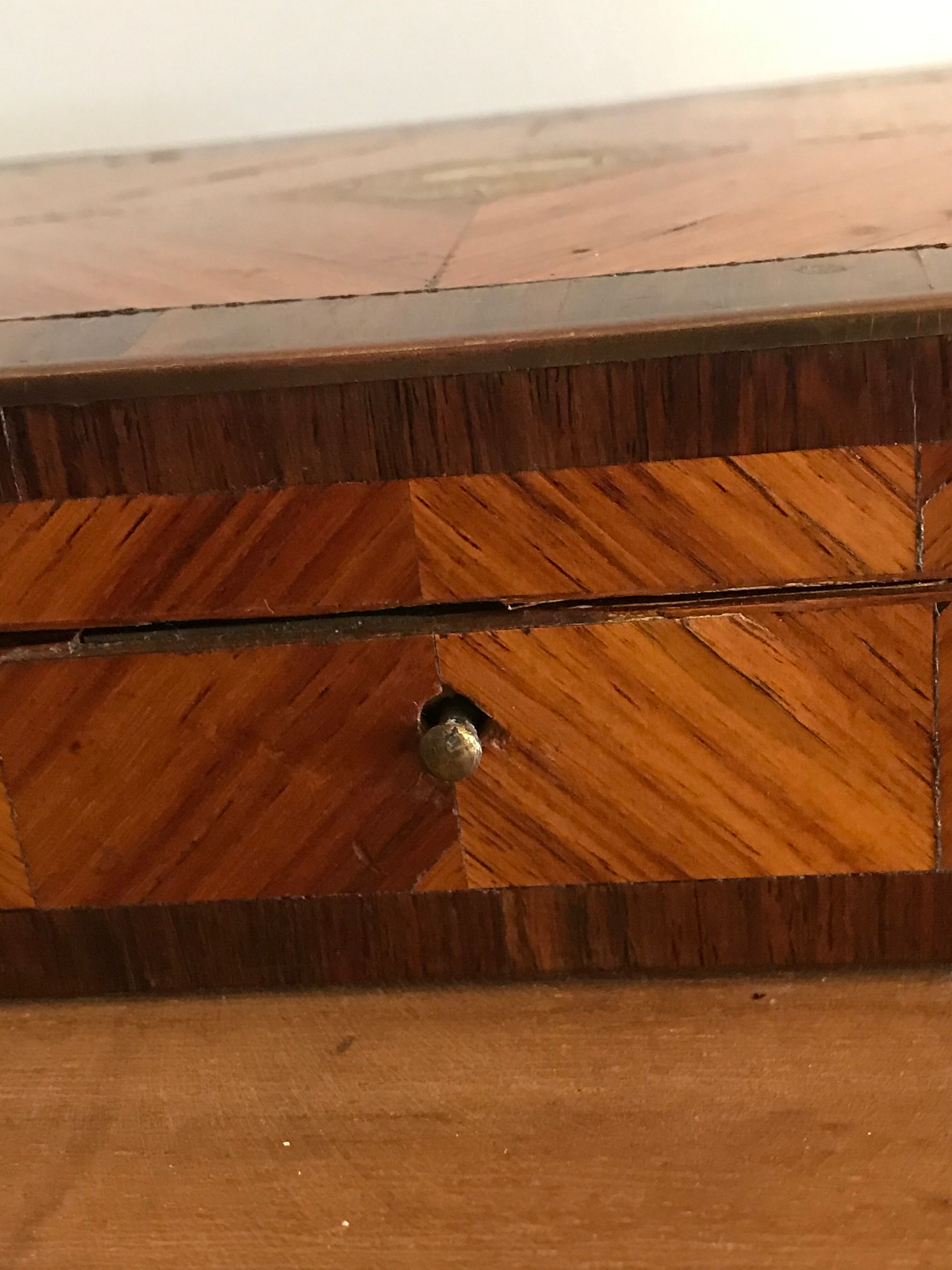 Box in marquetry