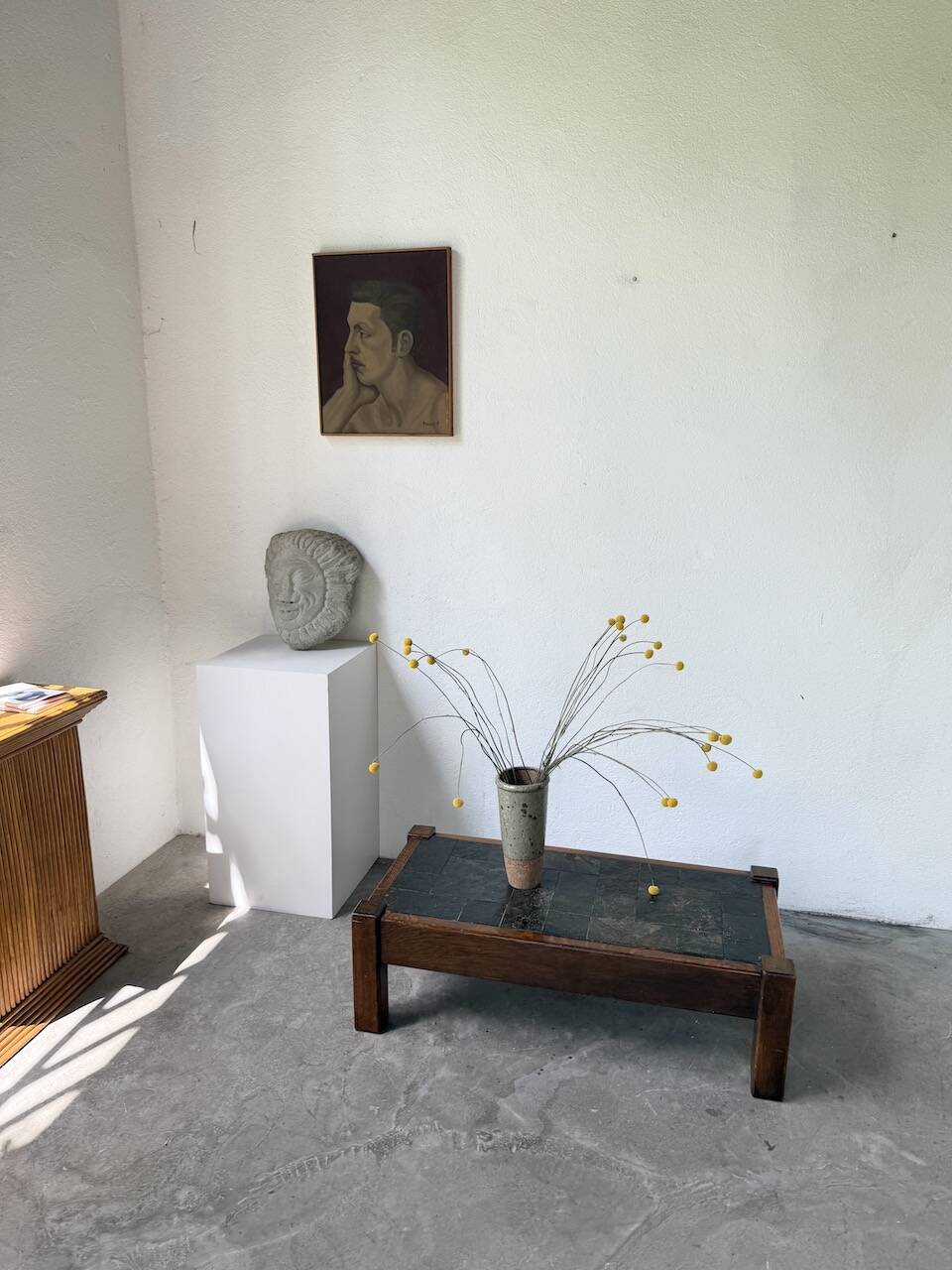 Table basse en chêne et ardoise 1950