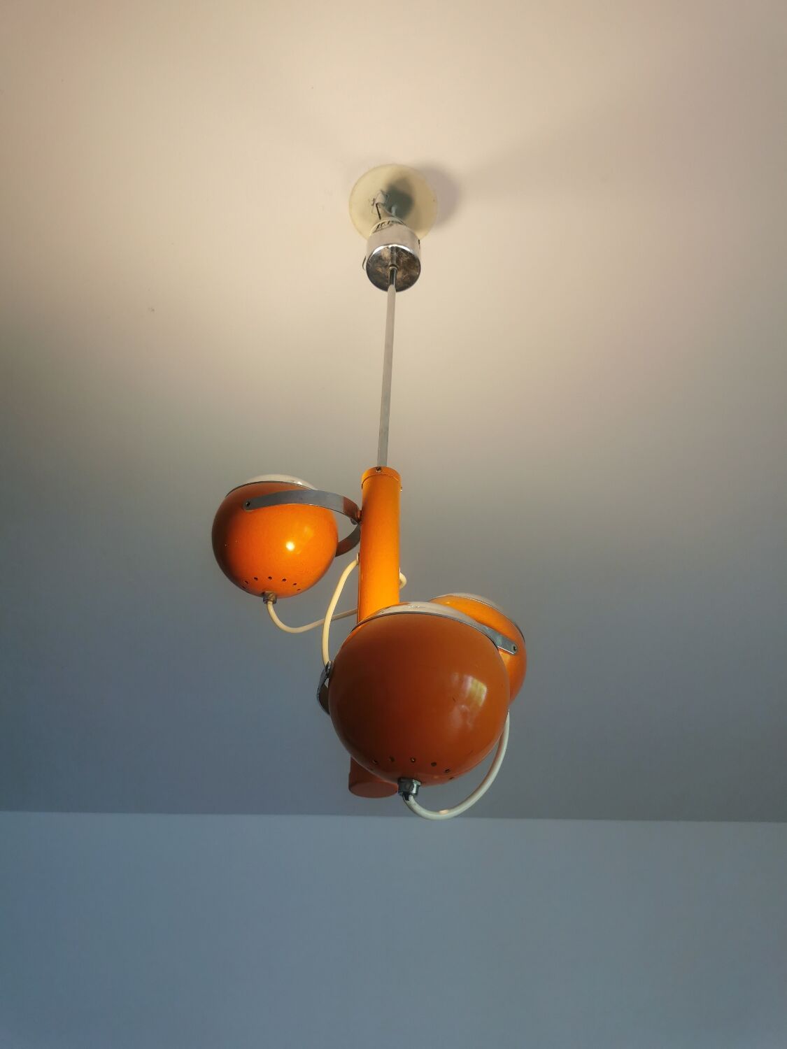 Vintage Space Age 70s Pendant Light – 3 Adjustable Spotlights – Orange
