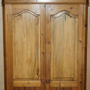 Armoire vintage sculptée main style Art Nouveau