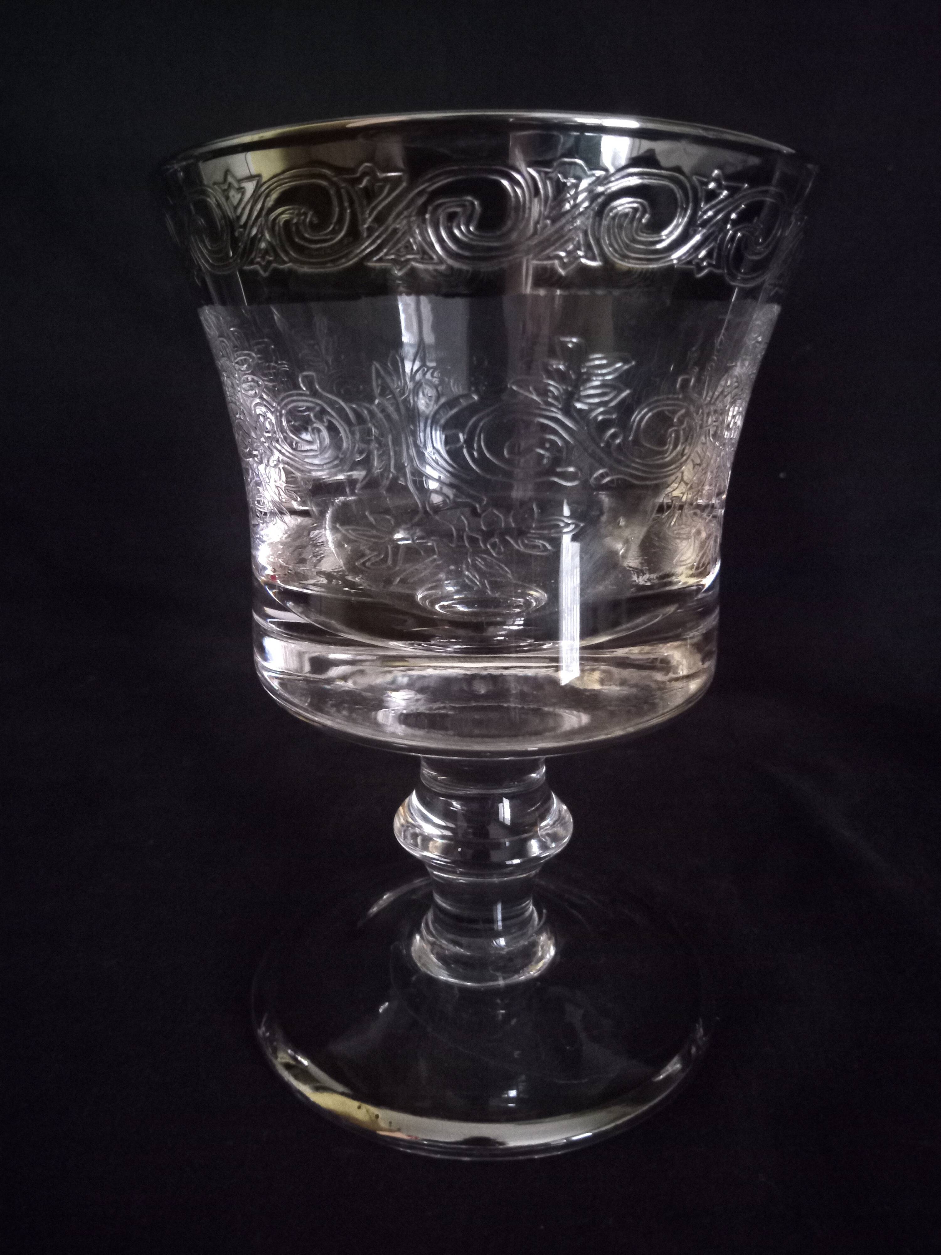 Set of 5 engraved Murano wine (or water) glasses, silver rim