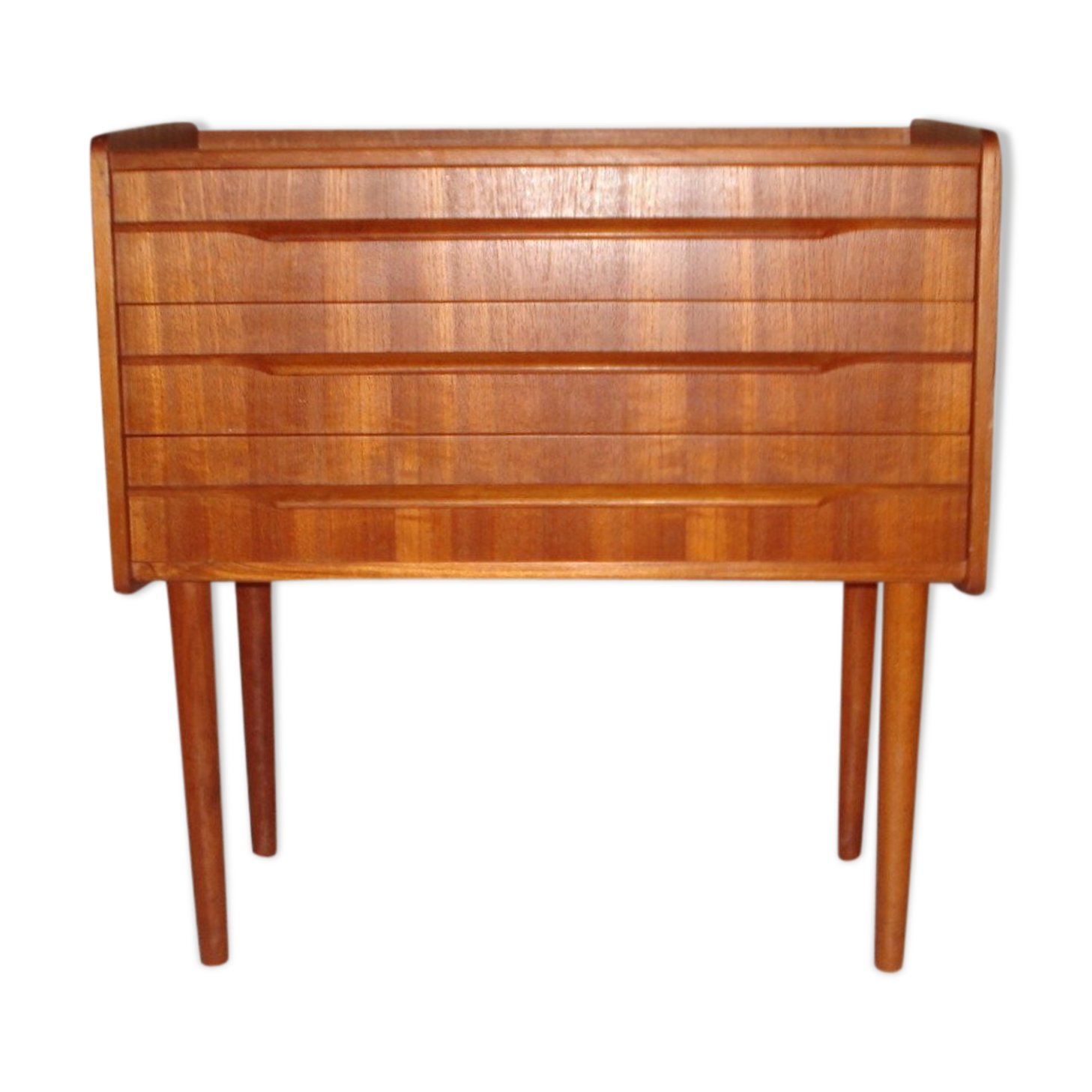 Furniture in teak with three drawers