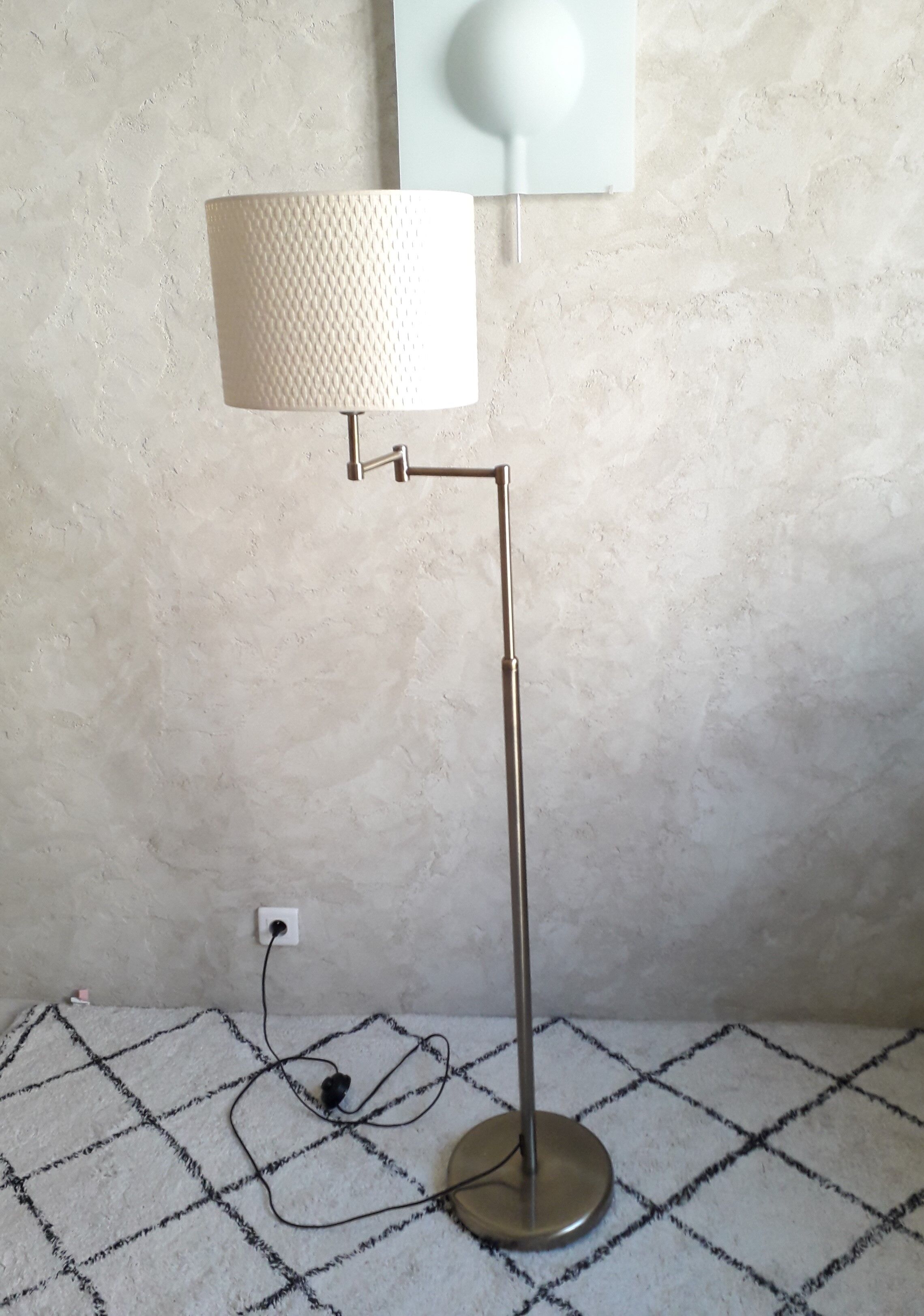 Floor lamp