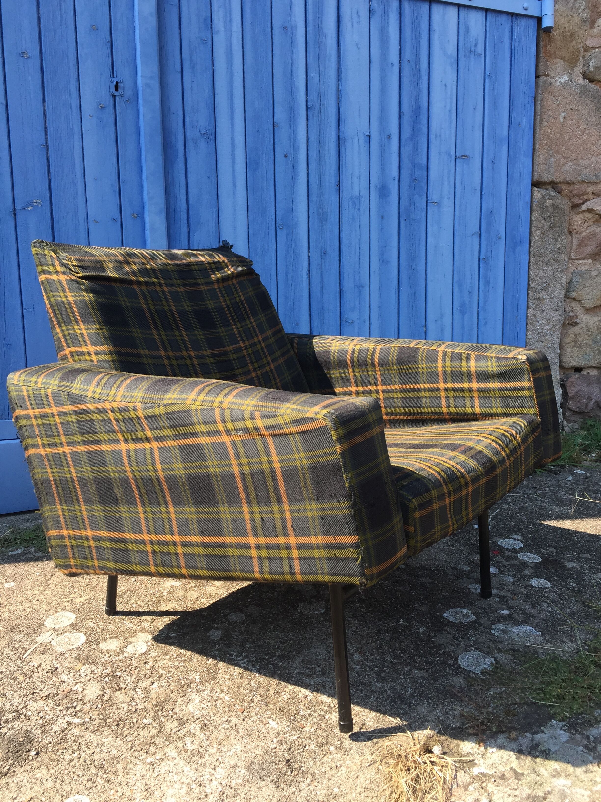 Pair of armchairs G10, Pierre Guariche for Airborne