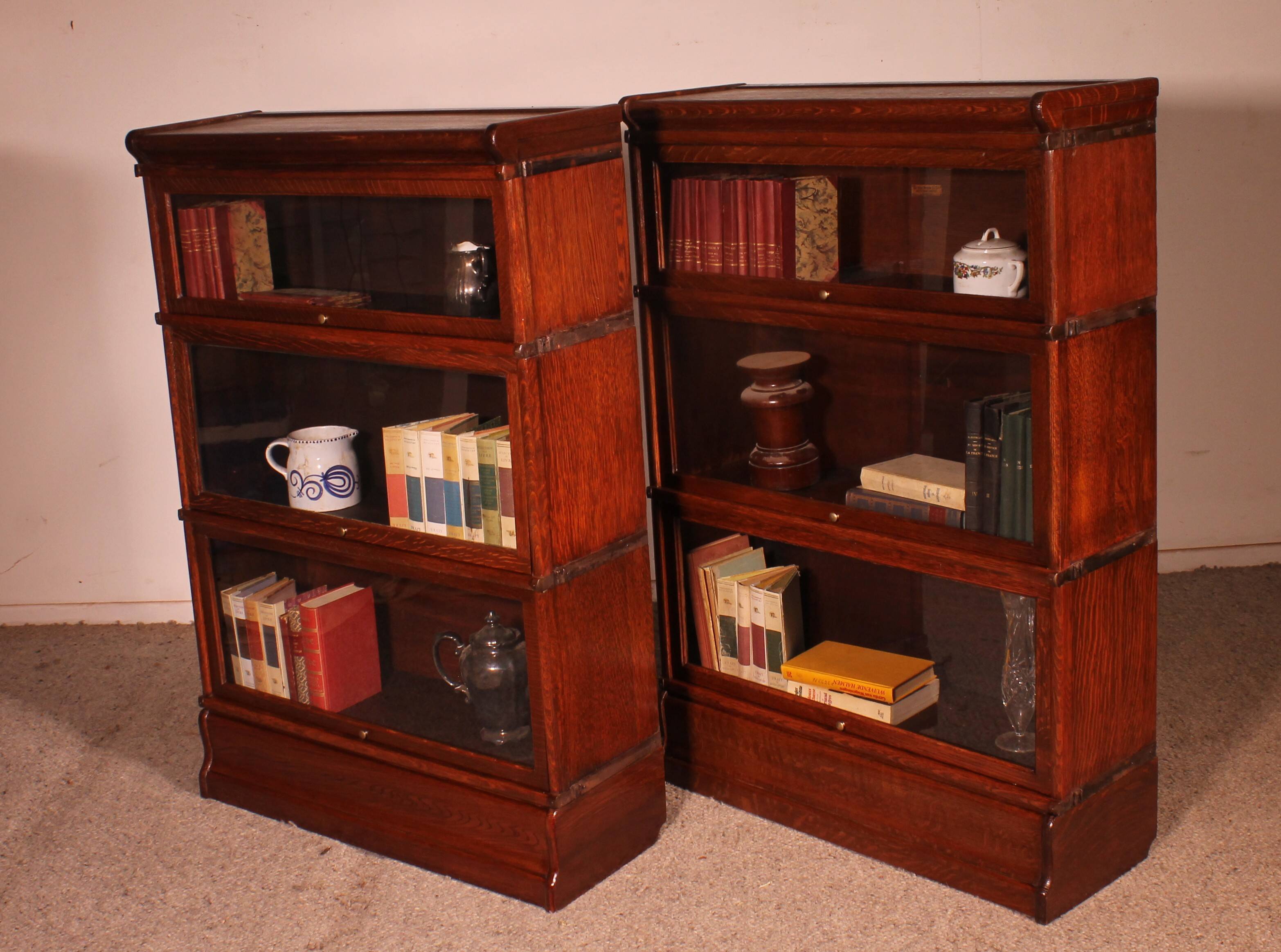 Globe Wernicke oak bookcase pair circa 1900