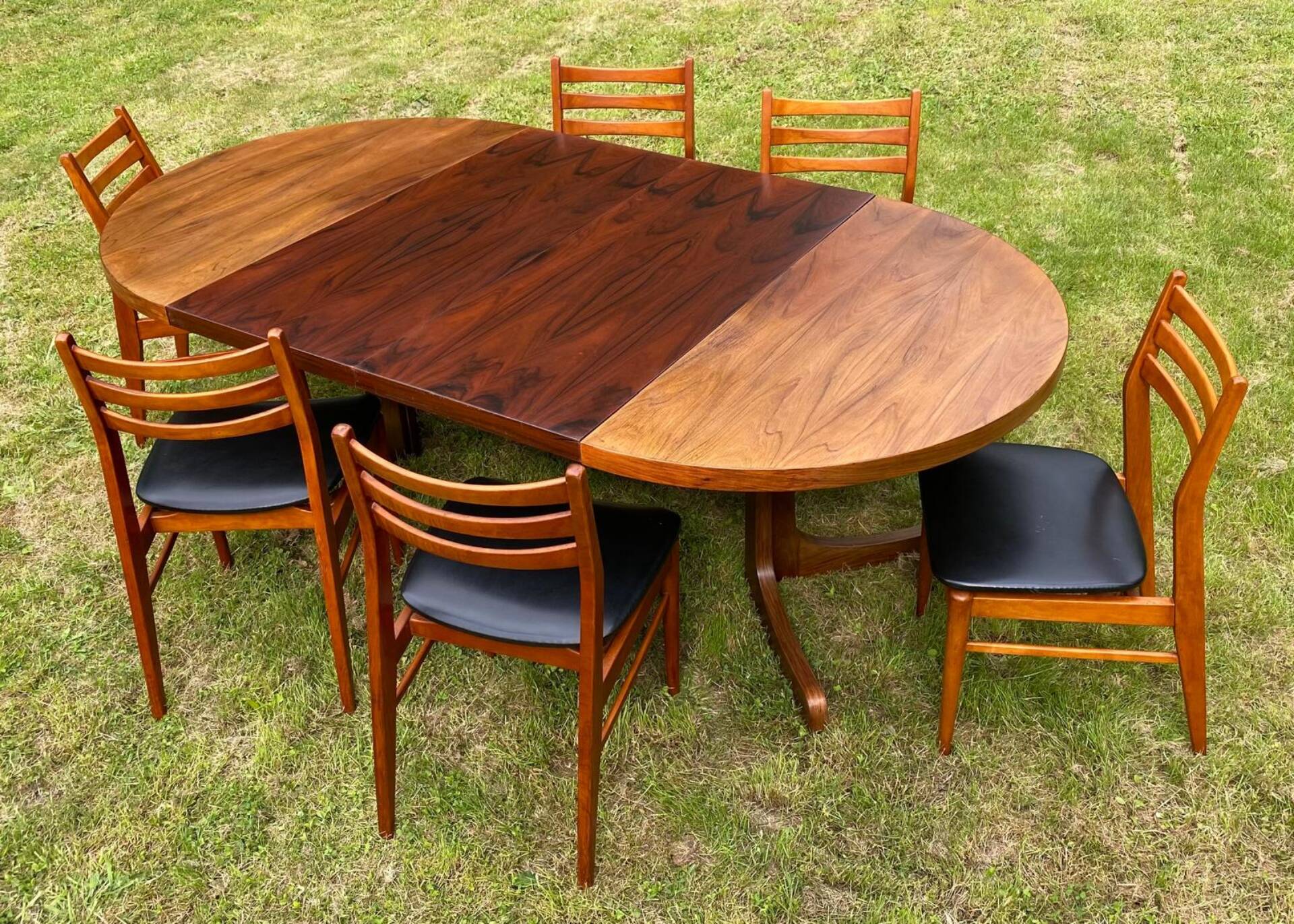 Set of 6 Scandinavian design chairs