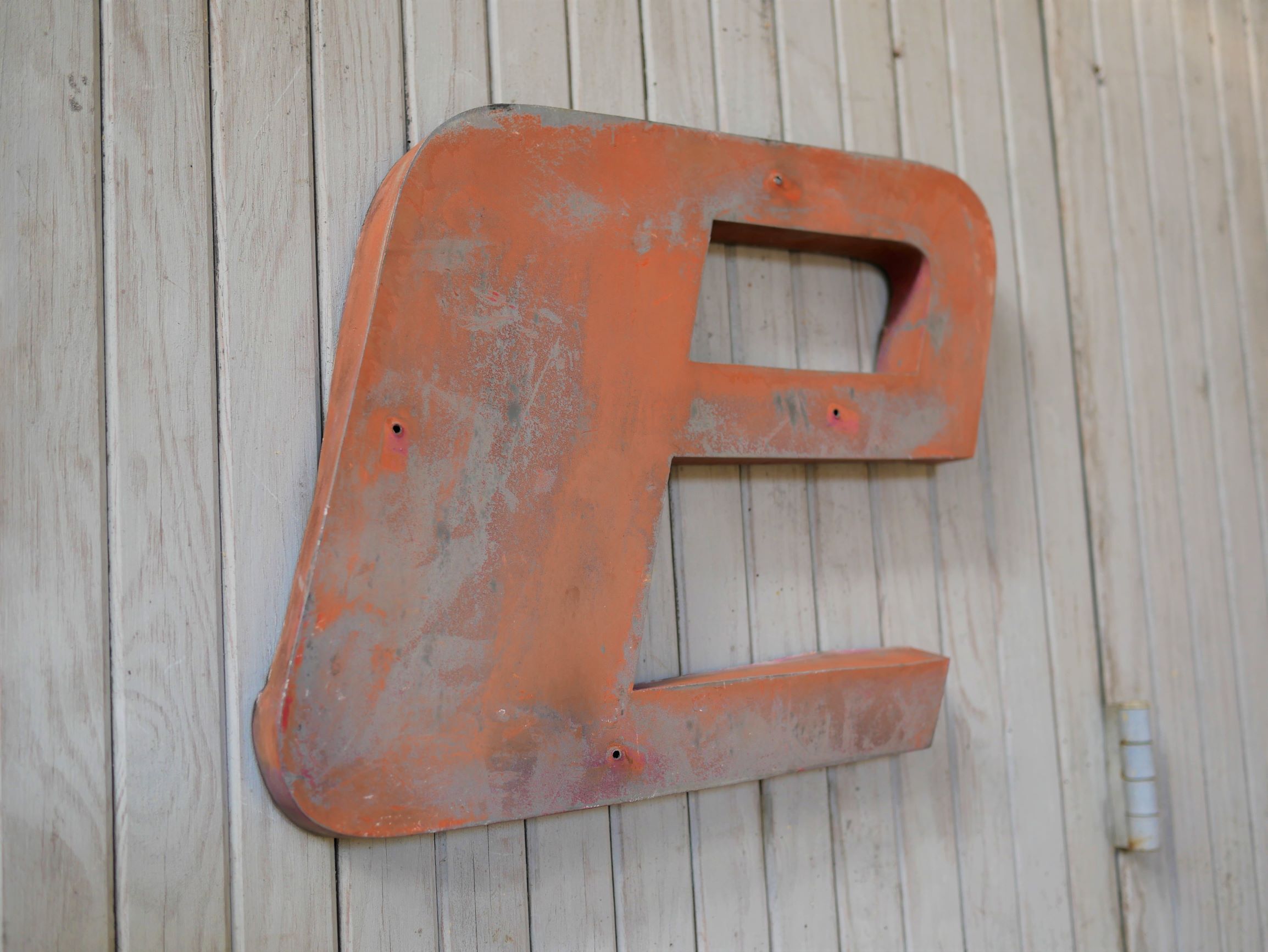 Letter to sign vintage metal 'E '.