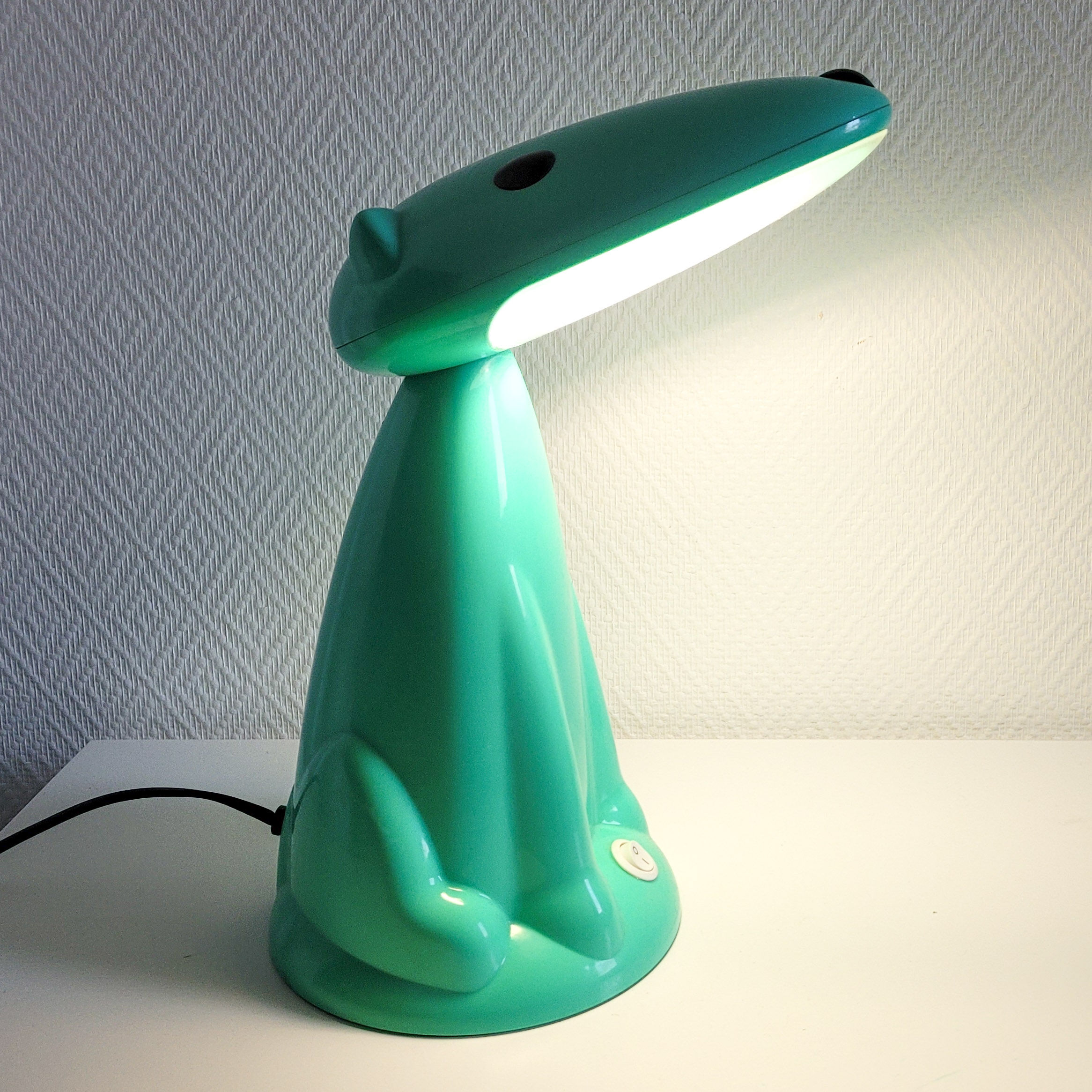 Vintage dog-shaped lamp