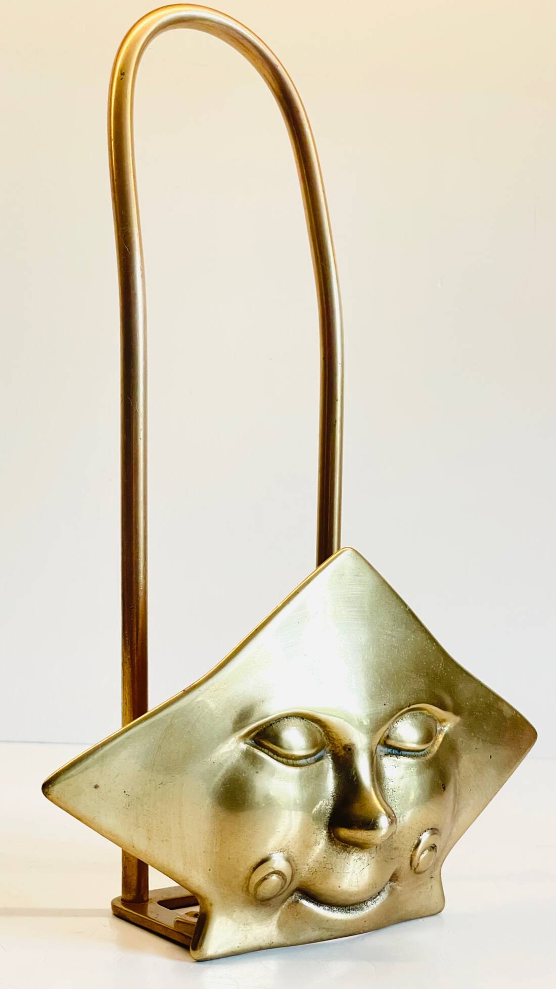 Display star shape mail holder in vintage brass