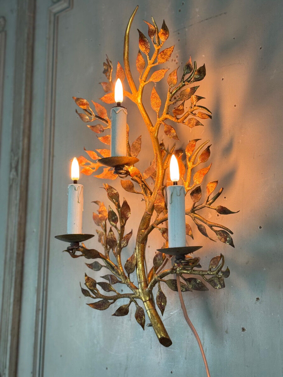 Gilded metal wall lamp with foliage, France circa 1950