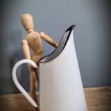 Broc enamelled white