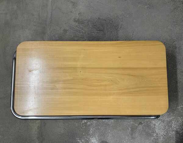 Ensemble de 4 tables de salon gigogne 70s en métal et chêne massif