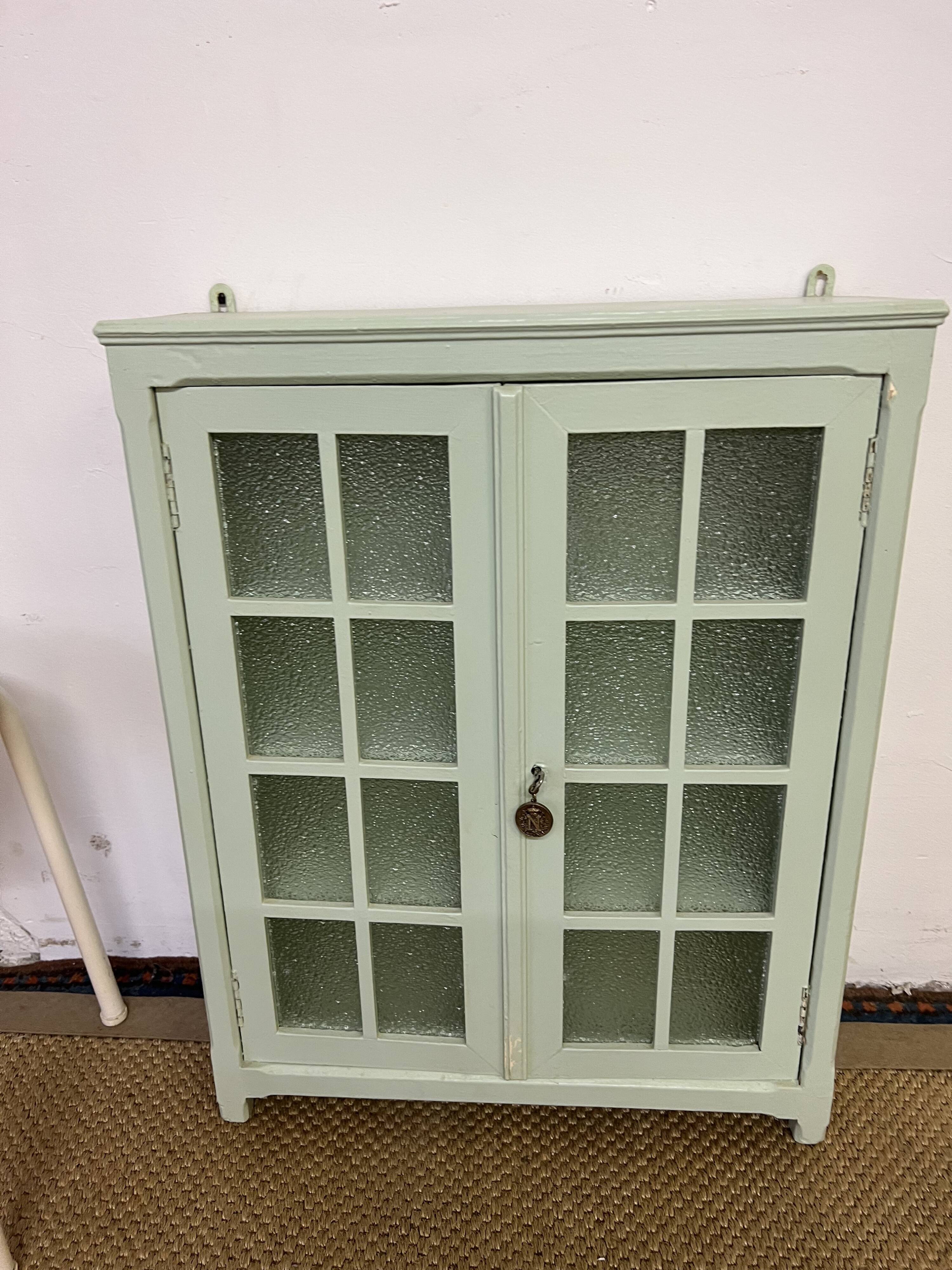 Small vintage medicine cabinet