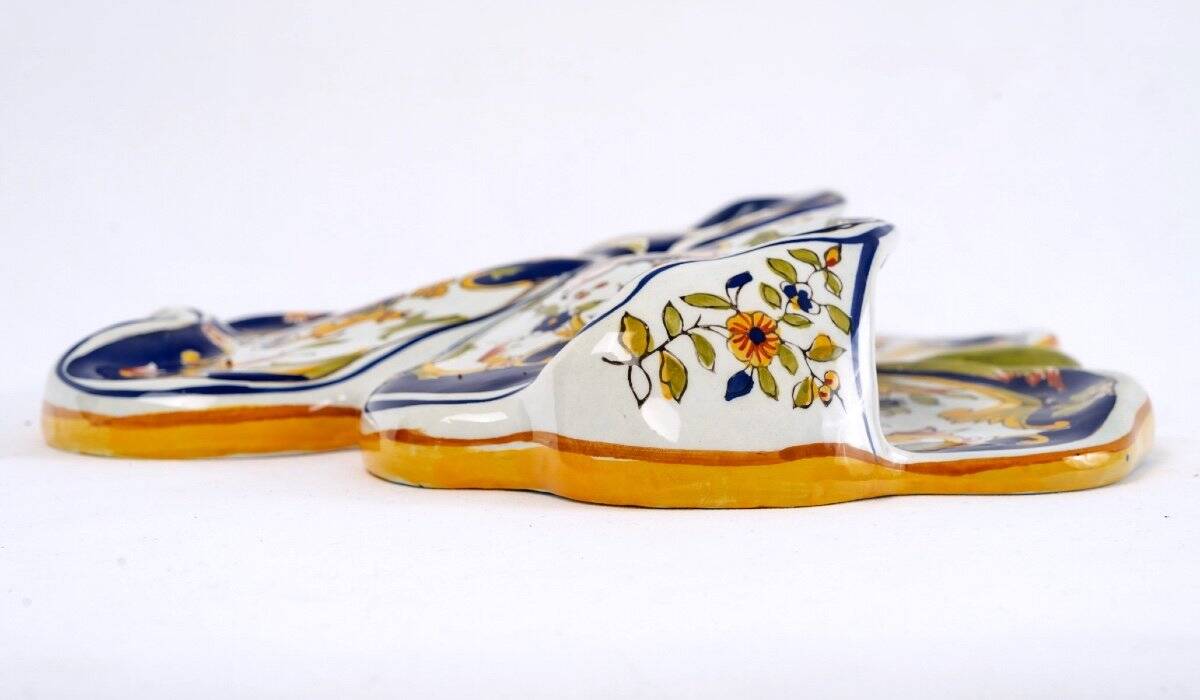 Desvres earthenware wall vase - Three Leaf Clover - period: 20th Century