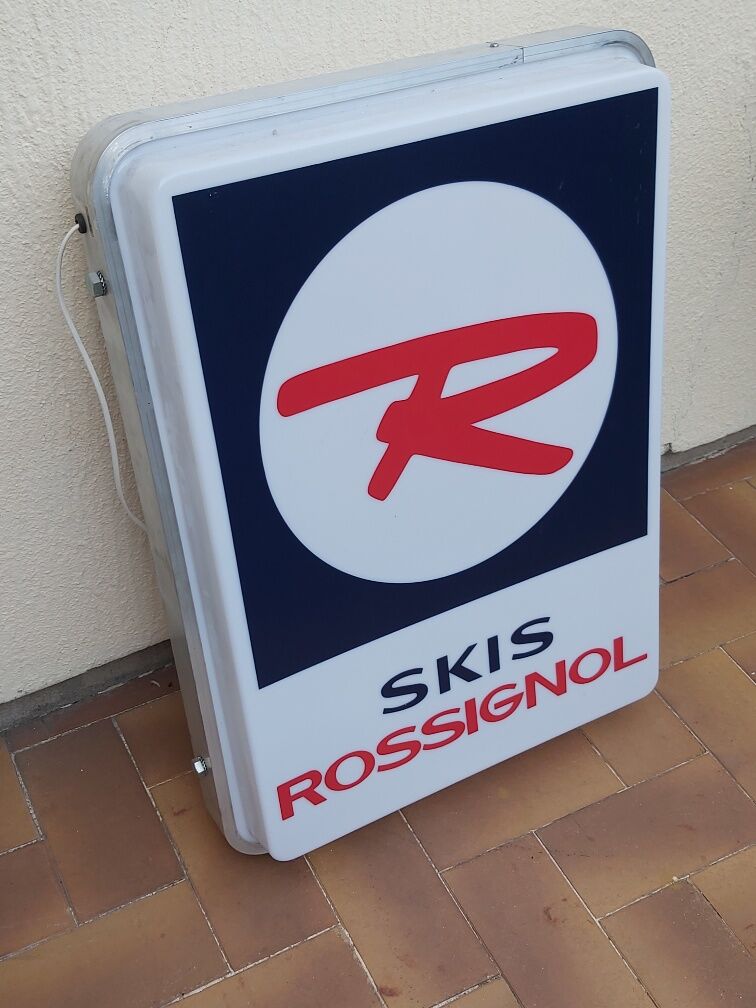 Bright sign vintage skis Rossignol