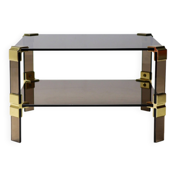 Hollywood Regency coffee table in brass and smoked glass, chic two-tier coffee table.