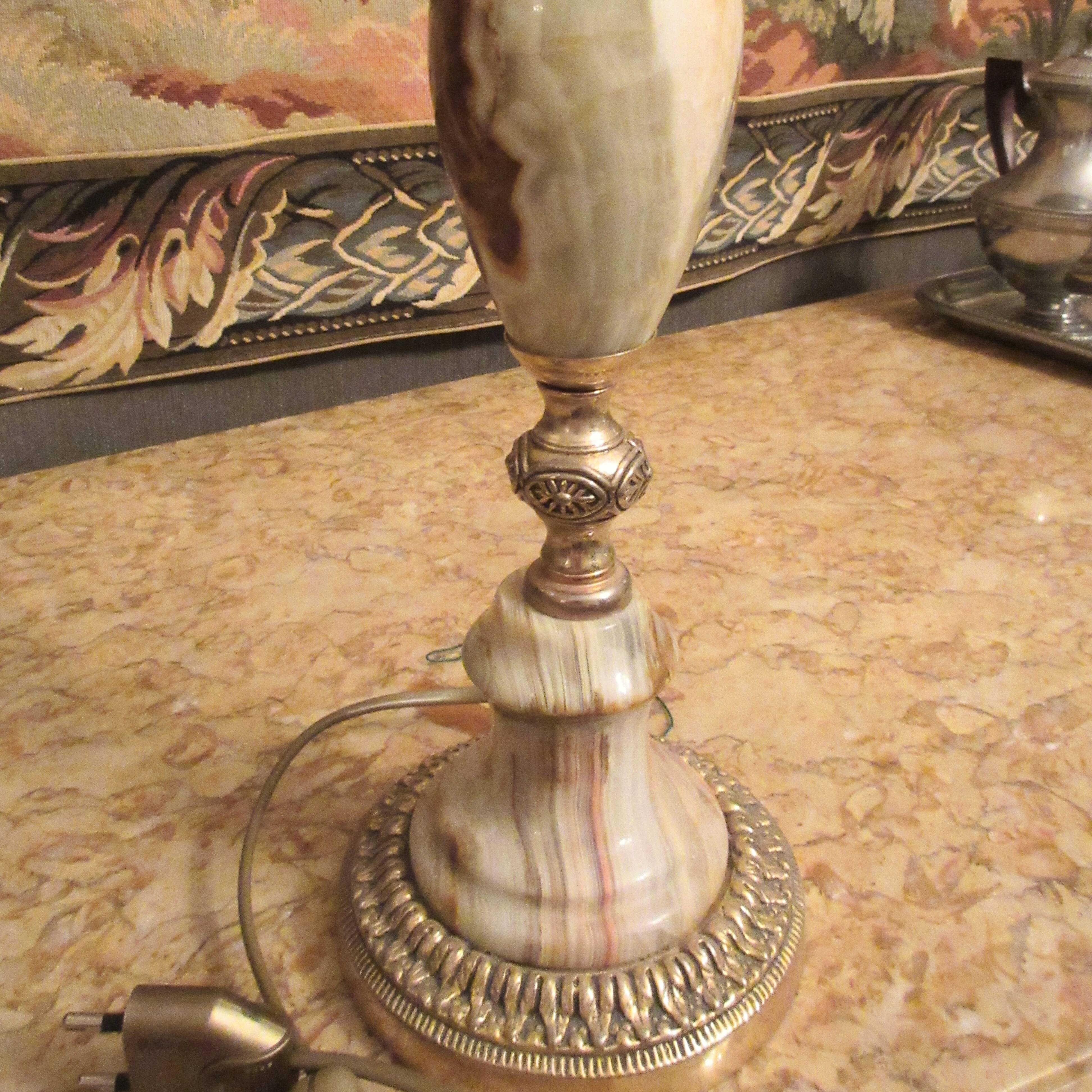 Very beautiful old onyx and bronze table lamp