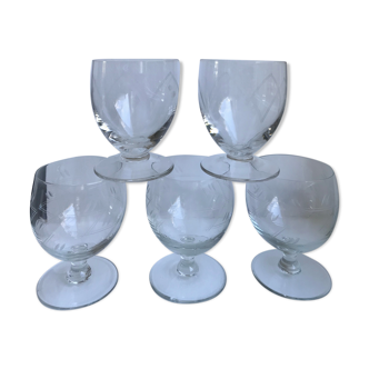Set of 5 round crystal wine glasses engraved 50s