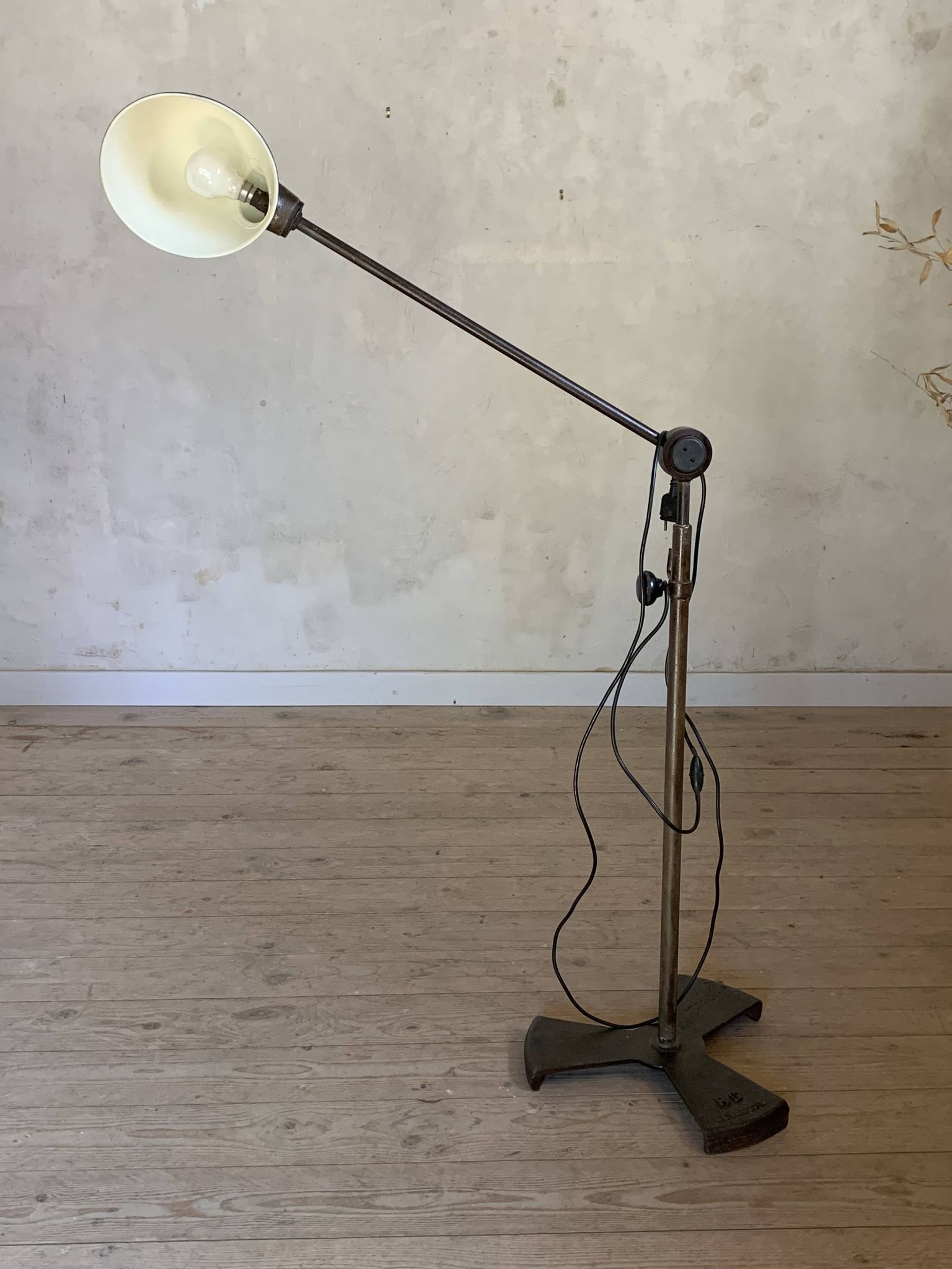 Lampadaire industriel atelier vintage