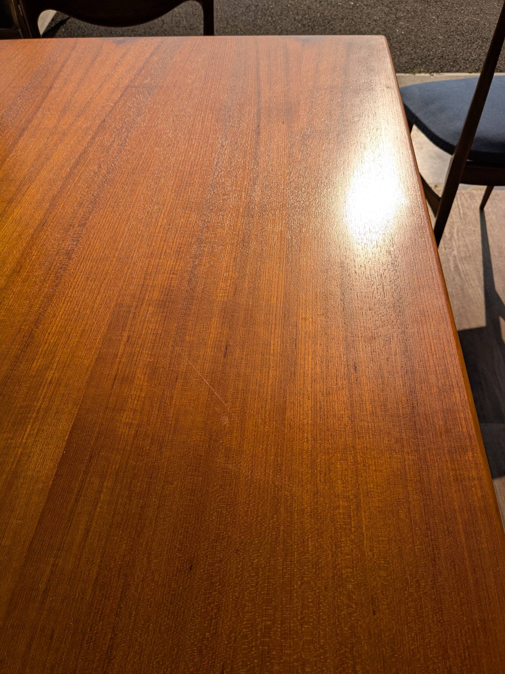 Scandinavian table
