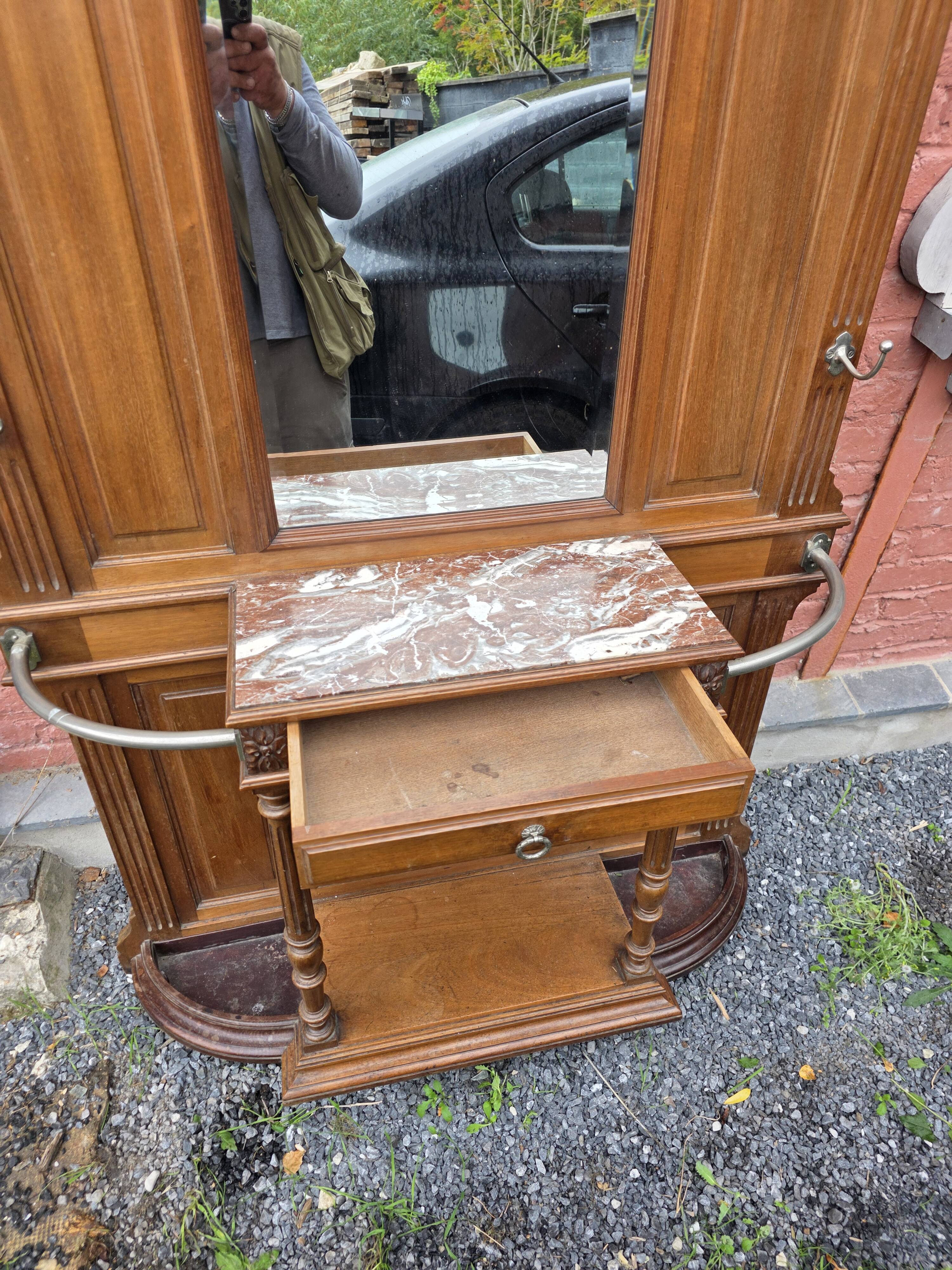 Vestiaire porte manteau en noyer fin XIXe