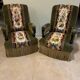 Paire de fauteuils en velours et tapisserie
