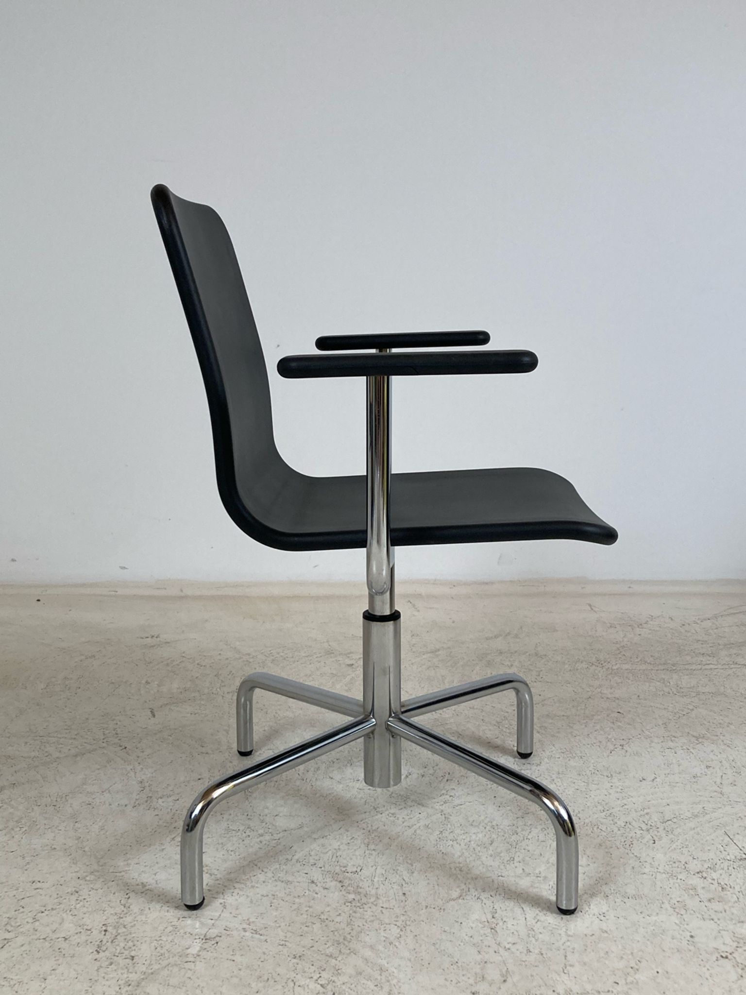 Soho armchair by Naoto Fukasawa for Magis