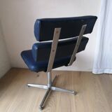 Set of 4 1970s hairdresser chairs in Space Age style.