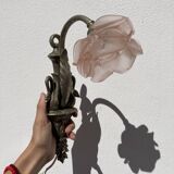 Empire-style Art Deco wall lamp in silver patinated bronze with swan decoration and frosted glass pink