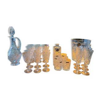 Set of crystal glasses