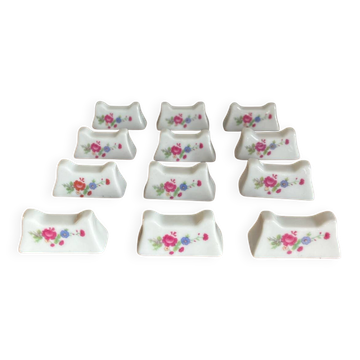 12 knife rests