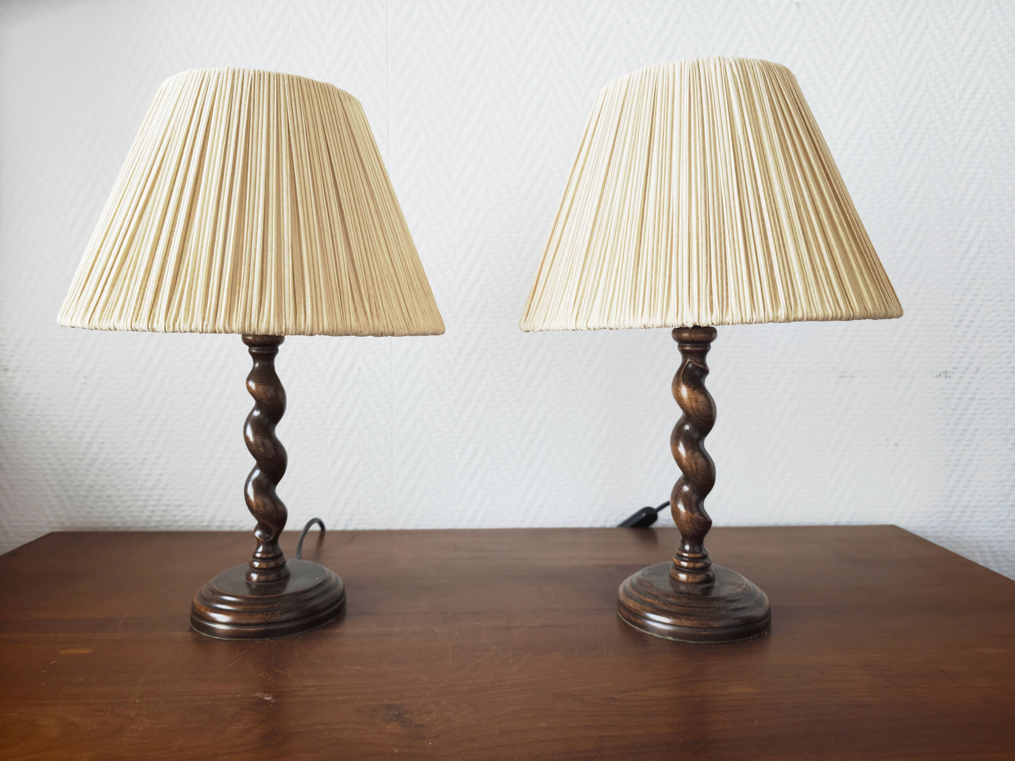 Paire de lampes vintage en bois tourné