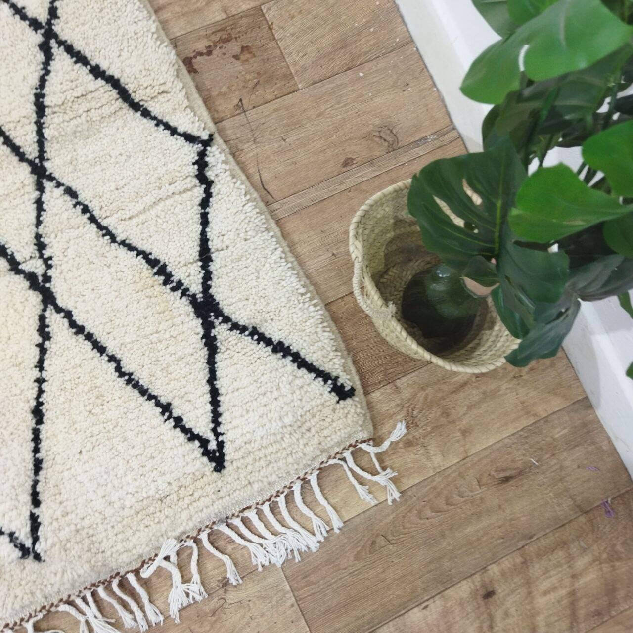 Azilal Berber rug in handmade wool 200 X 113 CM