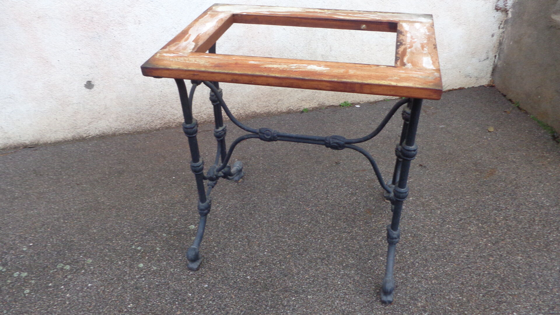 Napoleon III cast iron bistro table