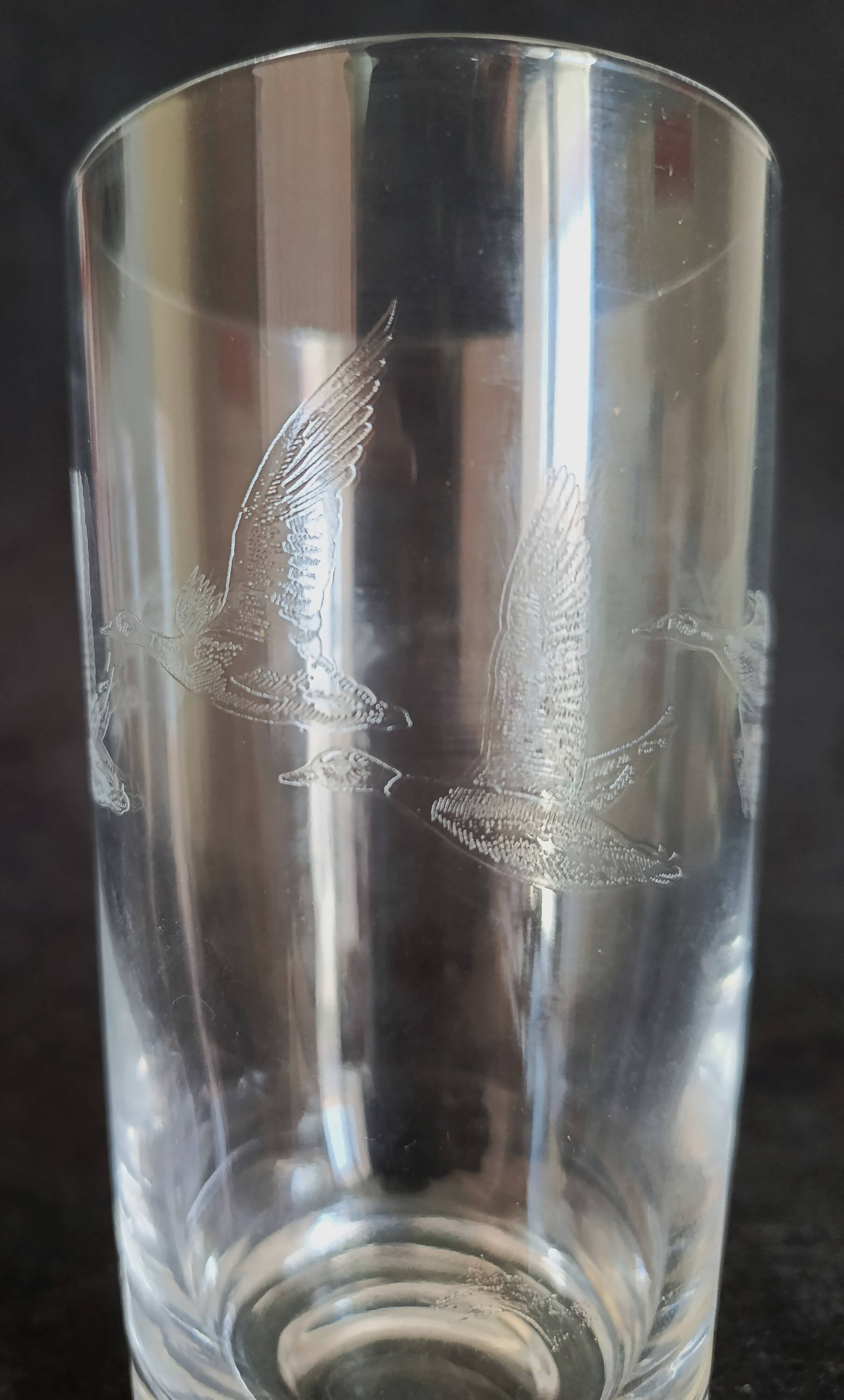 Set of 9 glasses (for whisky or other) in engraved crystal featuring a "Flight of Ducks".