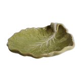 Dish in earthenware "chou leaf" Bordallo Pinheiro, 32 cm