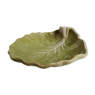 Plat en faïence "feuille de chou" Bordallo Pinheiro, 32 cm