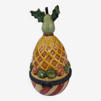 Small ovoid box with Villeroy and Bosh pear