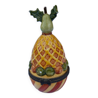 Small ovoid box with Villeroy and Bosh pear