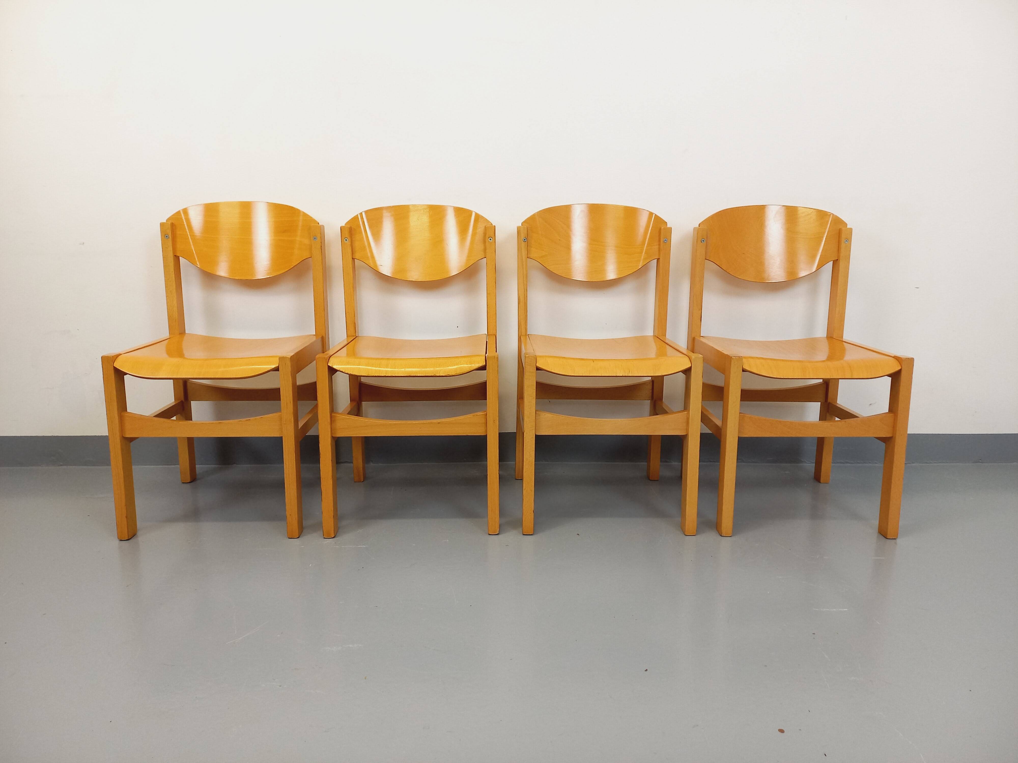Set of 4 minimalist vintage beechwood chairs from the 80s