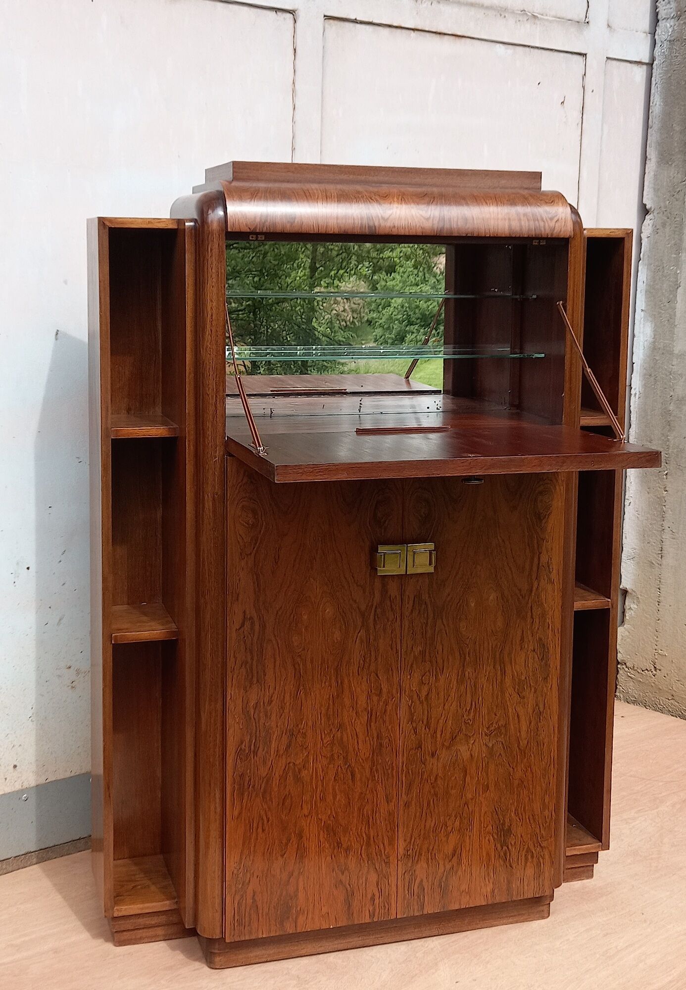 Rosewood bar furniture