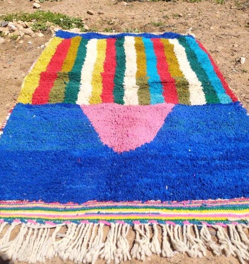 Traditional handwoven Berber rug, size 160 x 240 cm