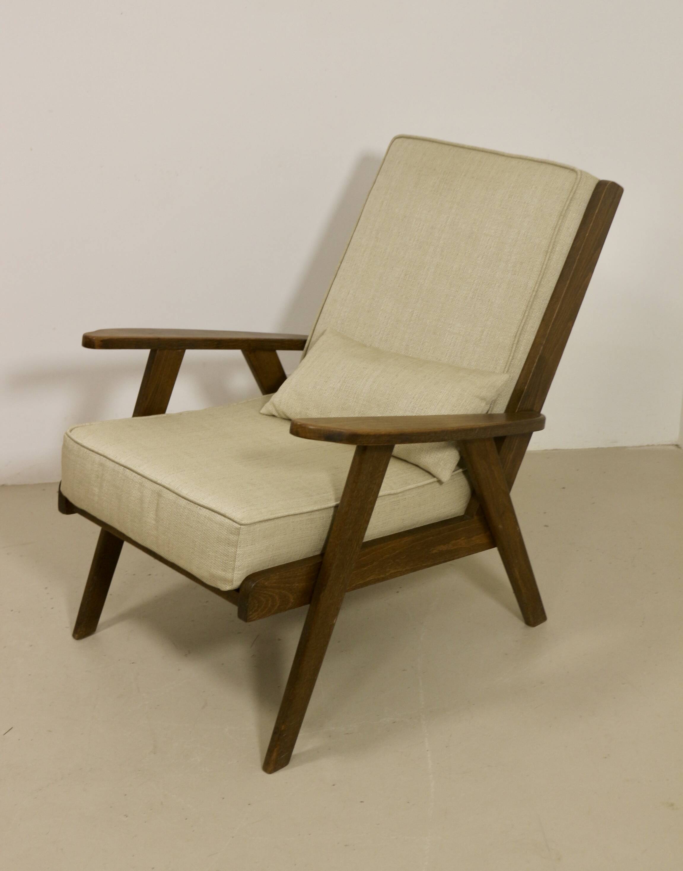 Fauteuil période reconstruction 1950